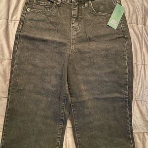 Women’s high rise black skater jeans